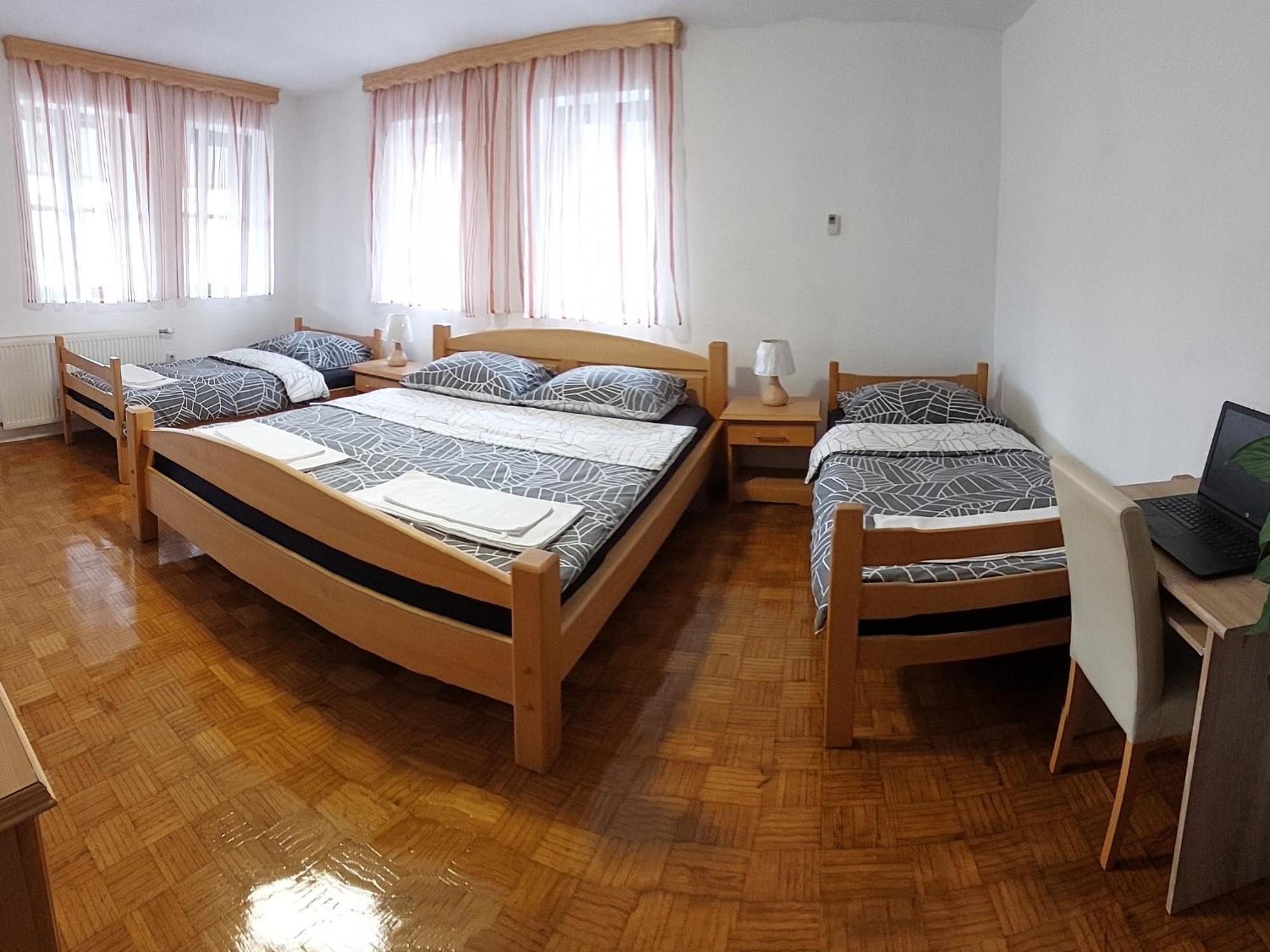 Panorama Travnik Aparthotel Rom bilde