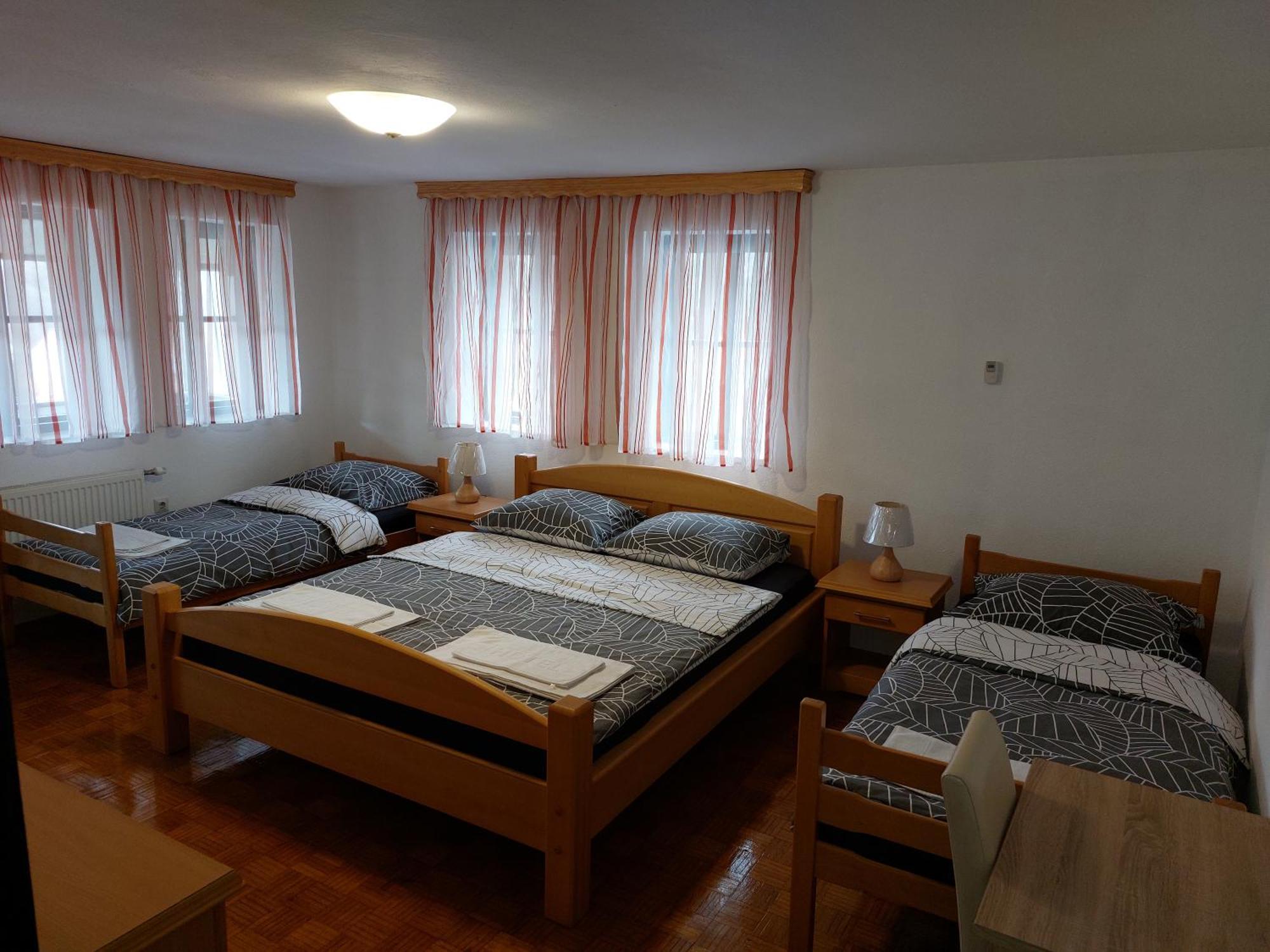 Panorama Travnik Aparthotel Rom bilde