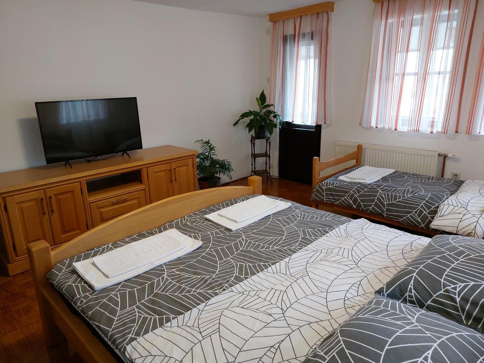 Panorama Travnik Aparthotel Rom bilde