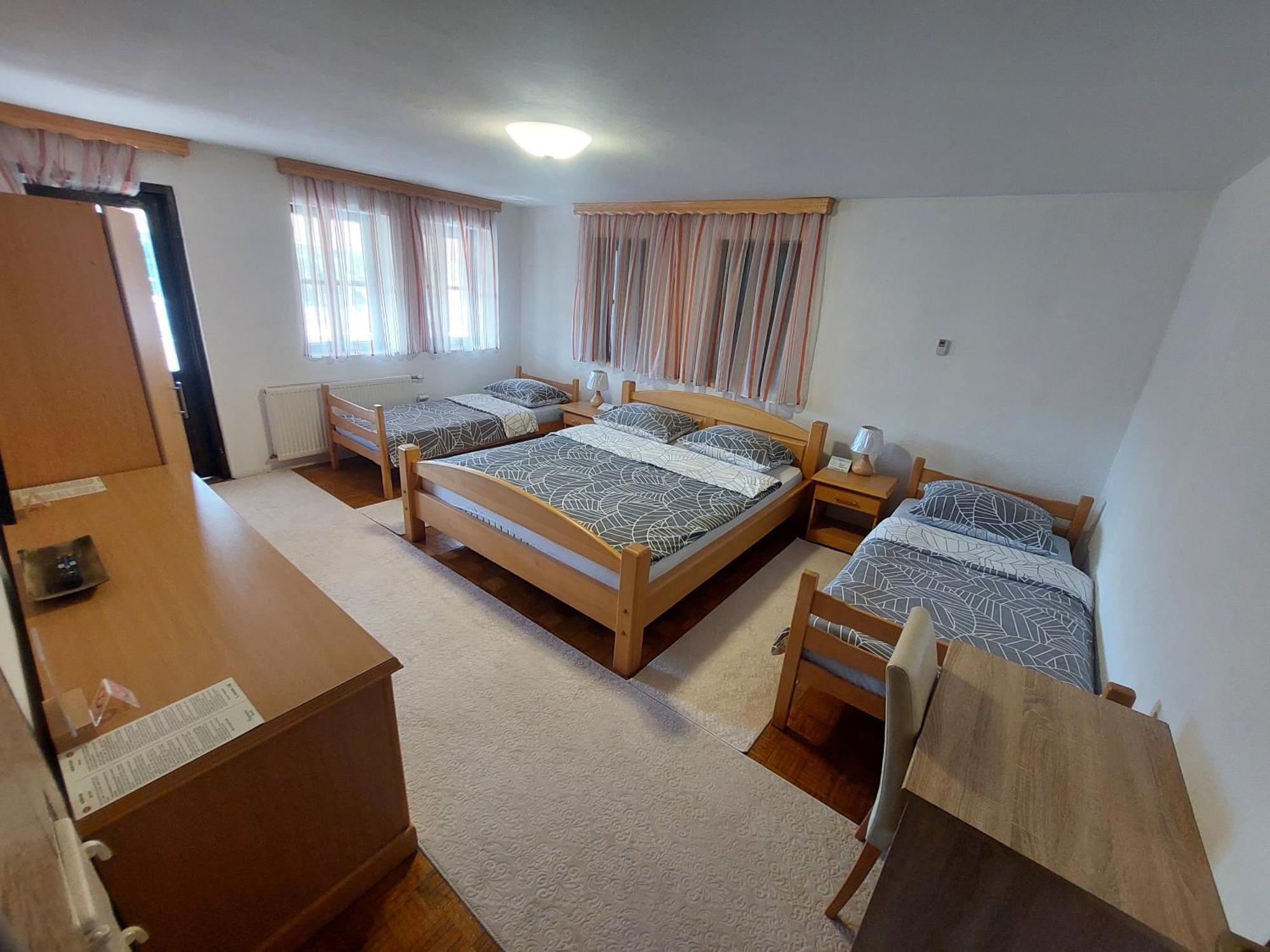 Panorama Travnik Aparthotel Rom bilde