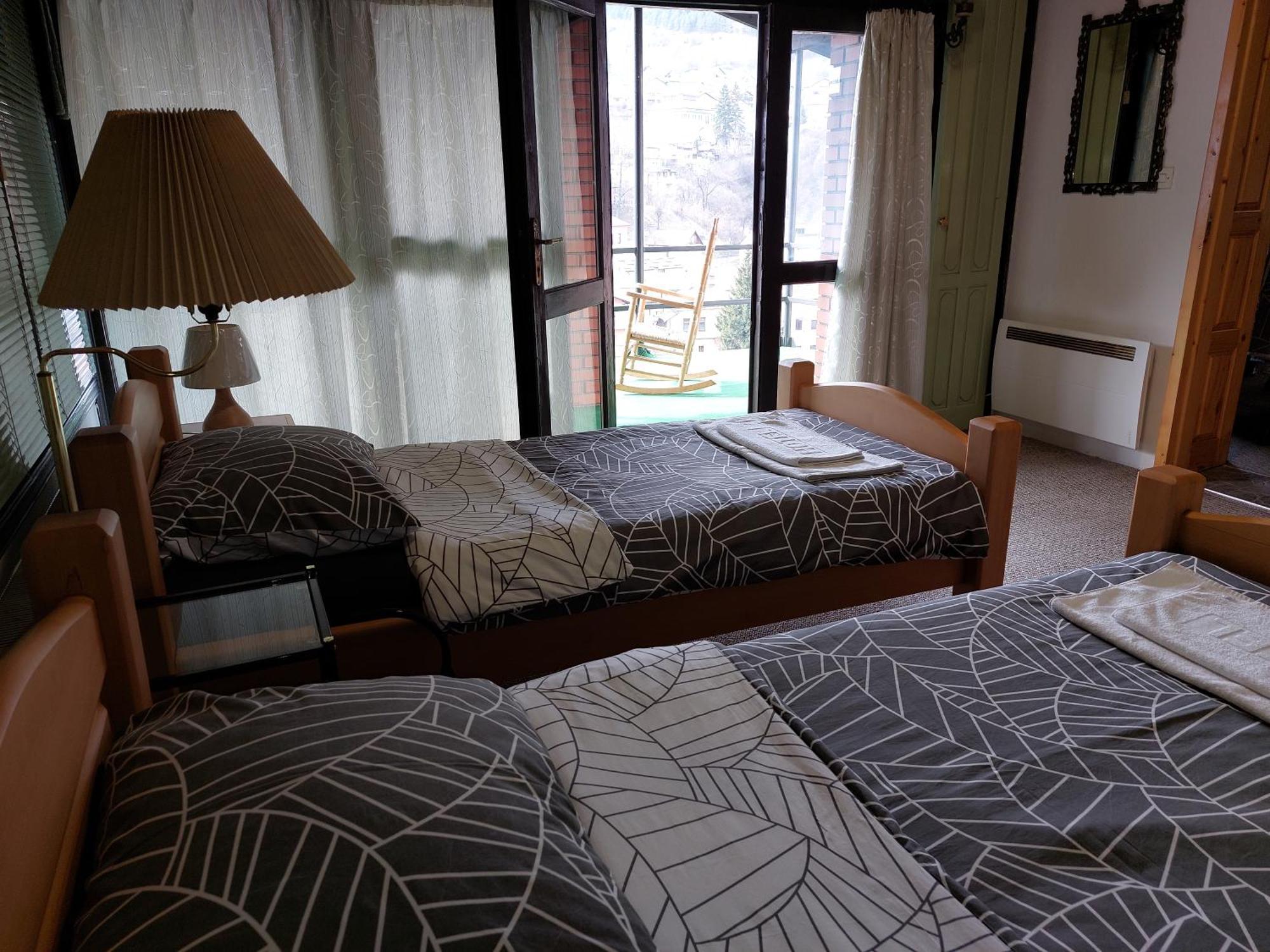 Panorama Travnik Aparthotel Rom bilde
